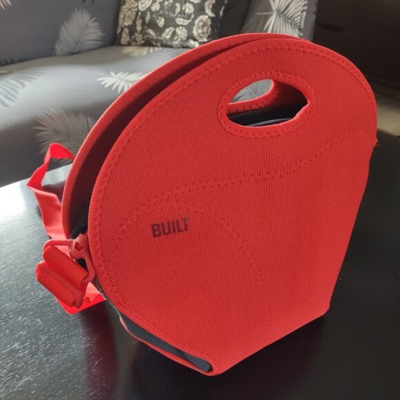 BUILT Cargo Red Crossbody Medium Neoprene Polyester Camera Bag NEW - Picture 2 of 5